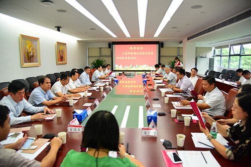 上海杨浦区党政代表团来我校考察产学研活动