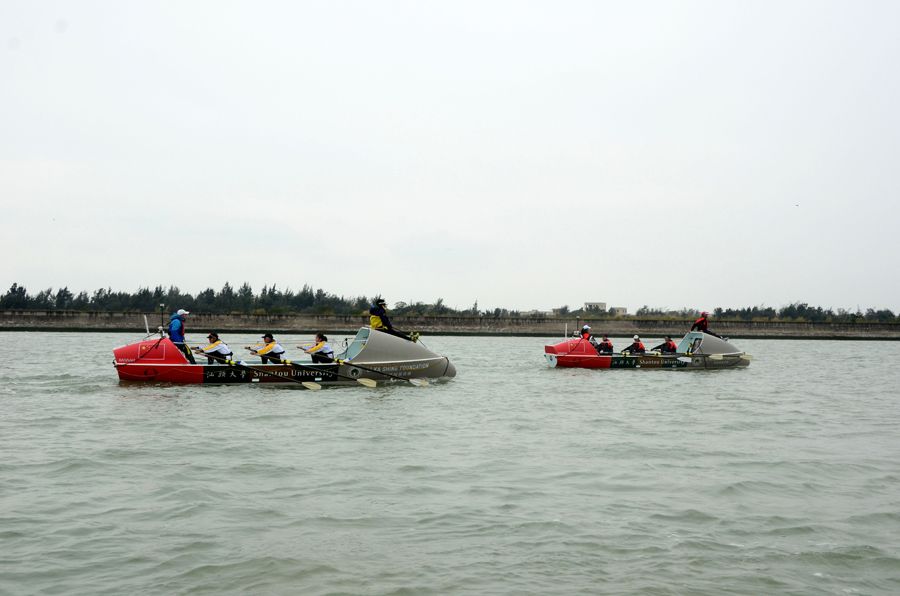 汕头大学划艇队与香港中文大学校友划艇队举行友谊赛