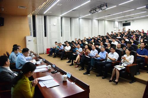 深圳大学本科教学工作审核预评估专家意见反馈会召开